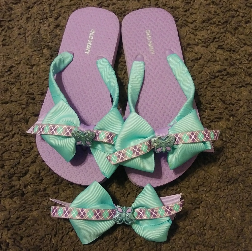 Old navy hand decorated Flip flops
